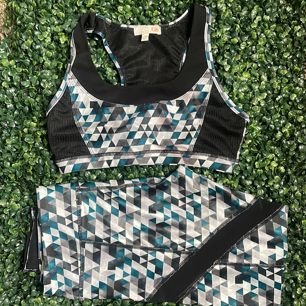 GB geometric print workout set